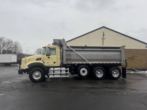 2017 Mack gu 813