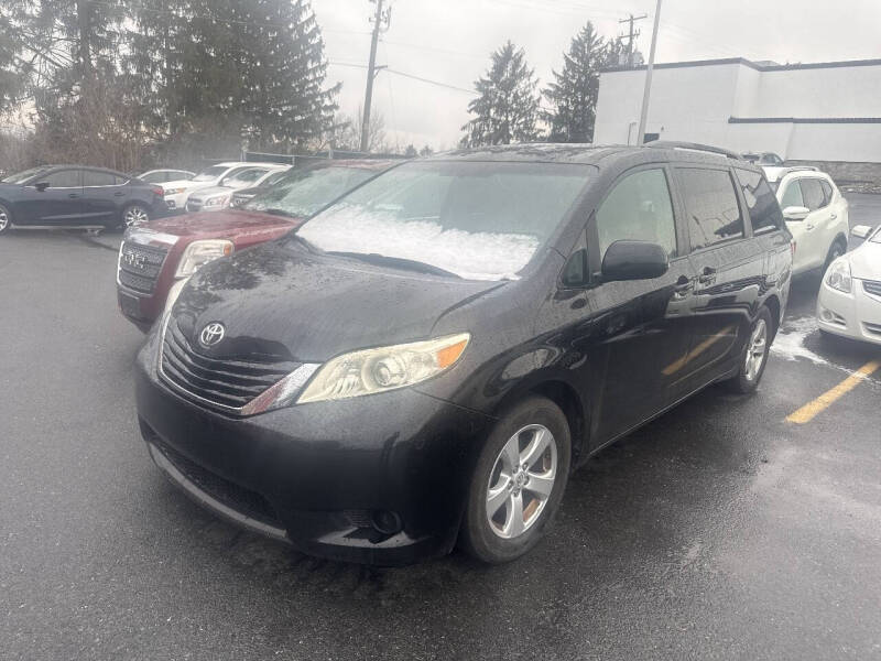 2017 Toyota Sienna LE 8-Passenger