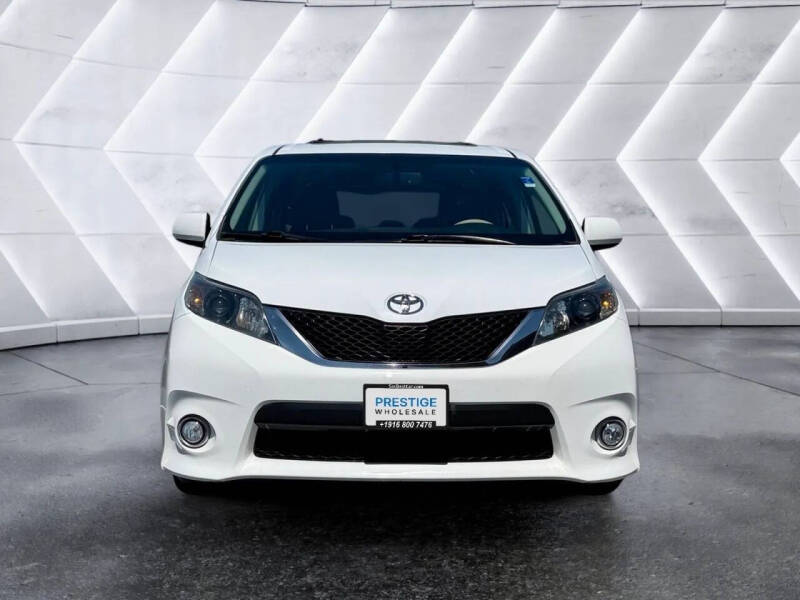 2012 Toyota Sienna SE 8-Passenger