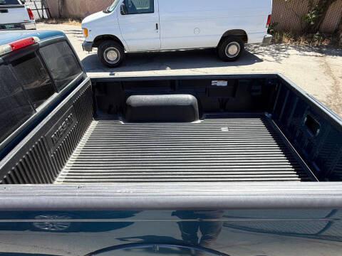 2004 Nissan Frontier XE