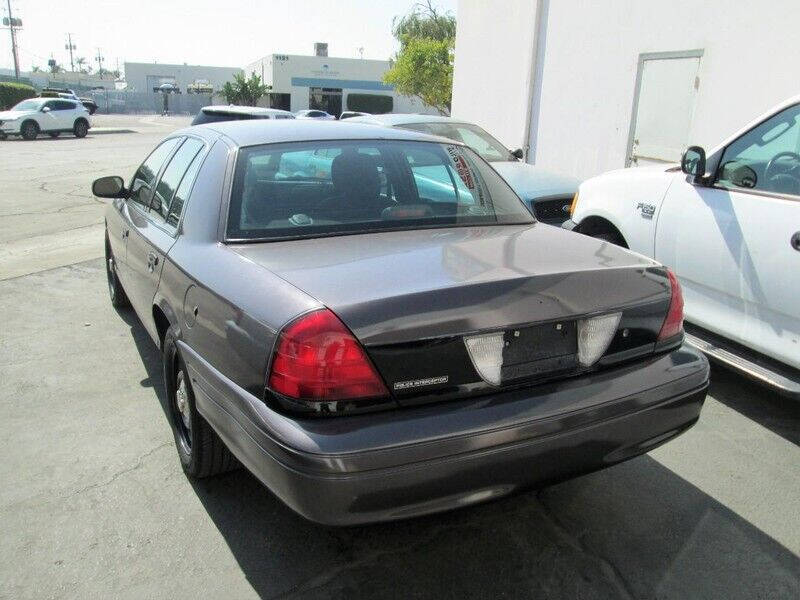 2011 Ford Crown Victoria Police photo 5