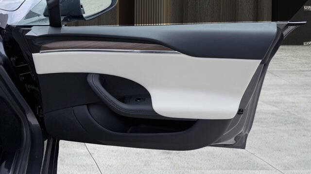 2023 Tesla Model S Standard Range