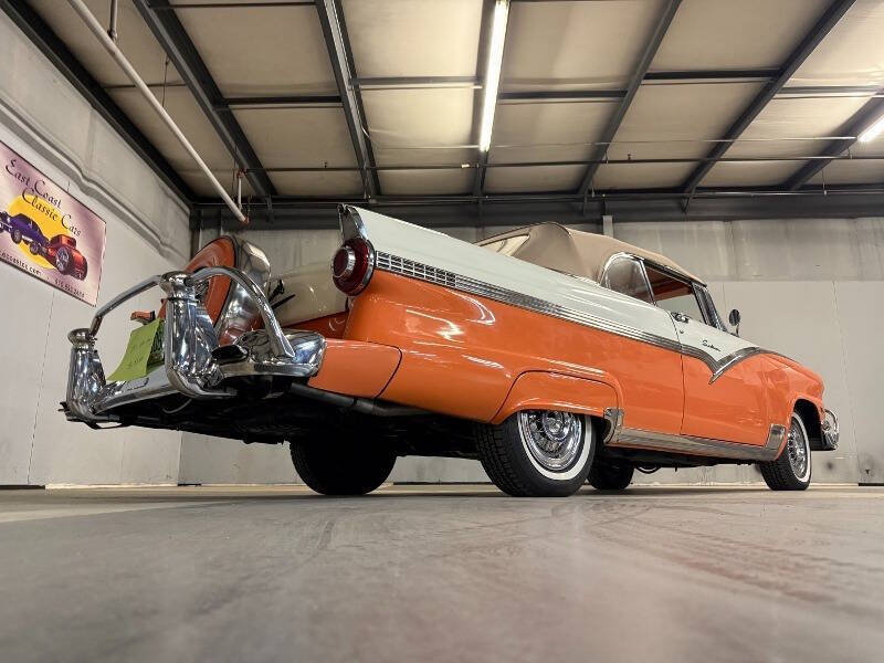 1956 Ford Sunliner