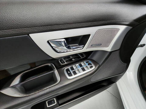 2015 Jaguar XF 3.0 Sport