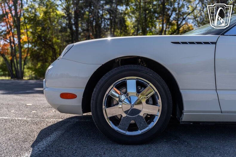 2002 Ford Thunderbird Deluxe