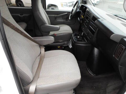 2017 Chevrolet Express LT 3500