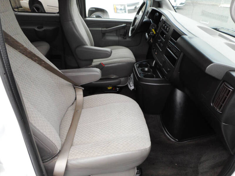 2017 Chevrolet Express LT 3500