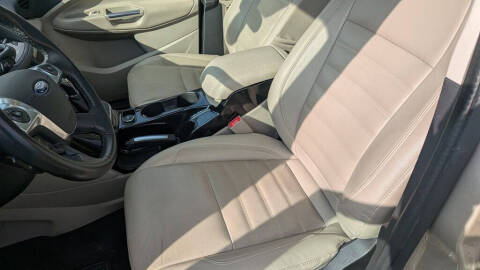 2017 Ford C-MAX Energi Titanium