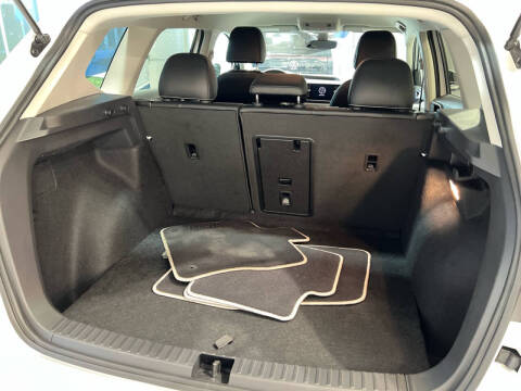 2023 Volkswagen Taos SE 4Motion