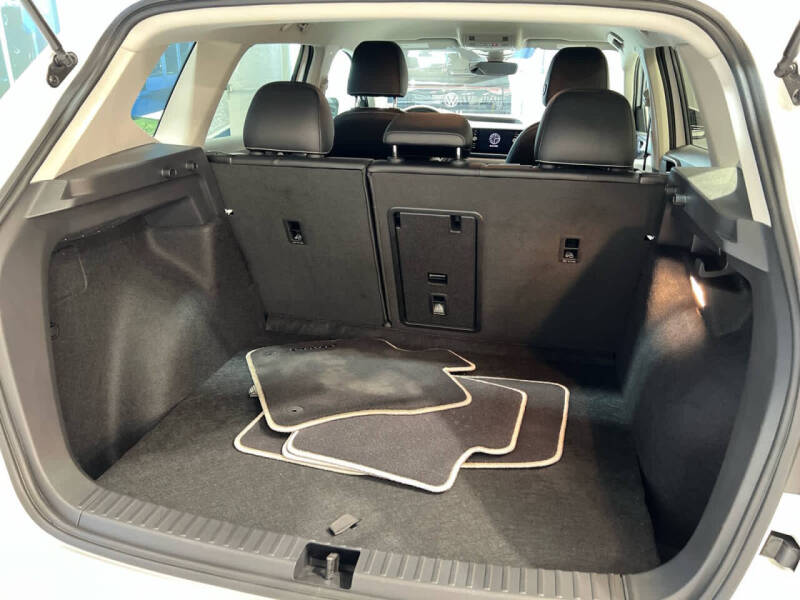 2023 Volkswagen Taos SE 4Motion