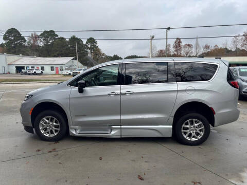 2024 Chrysler Pacifica Touring L