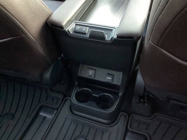 2023 Toyota Sienna Platinum 7-Passenger