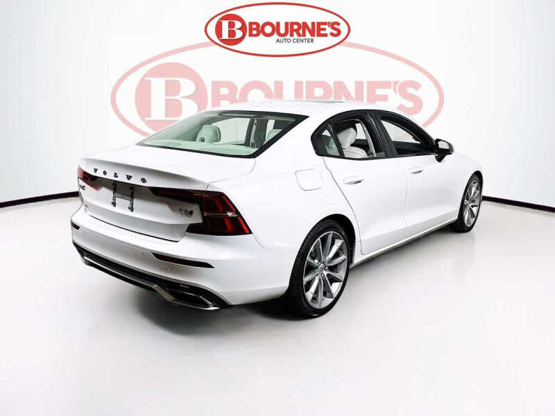 2021 Volvo S60 T5 Momentum