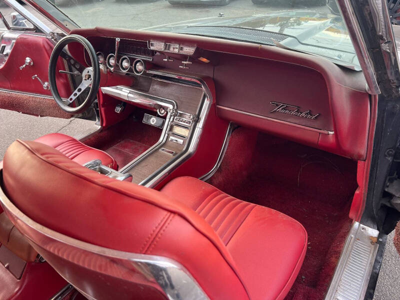 1965 Ford Thunderbird