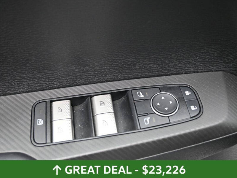 2025 Mitsubishi Outlander ES