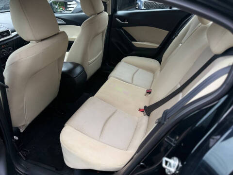2017 Mazda MAZDA3 Sport