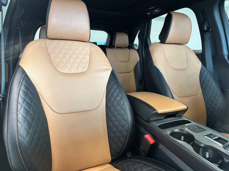 2024 Ford Edge Titanium