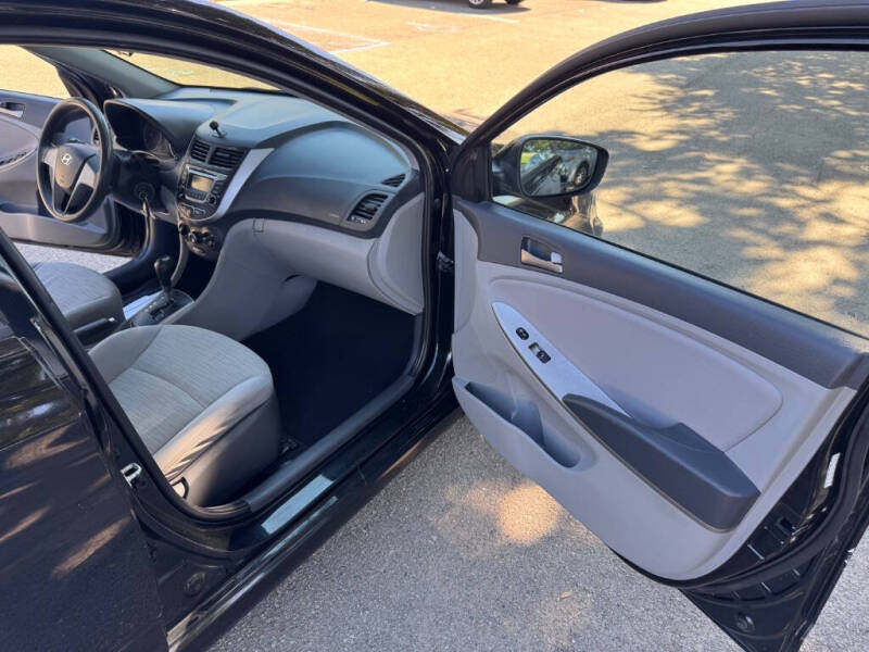 2017 Hyundai Accent SE