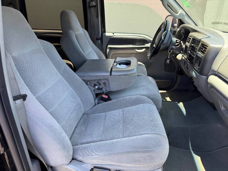 2004 Ford Excursion XLT