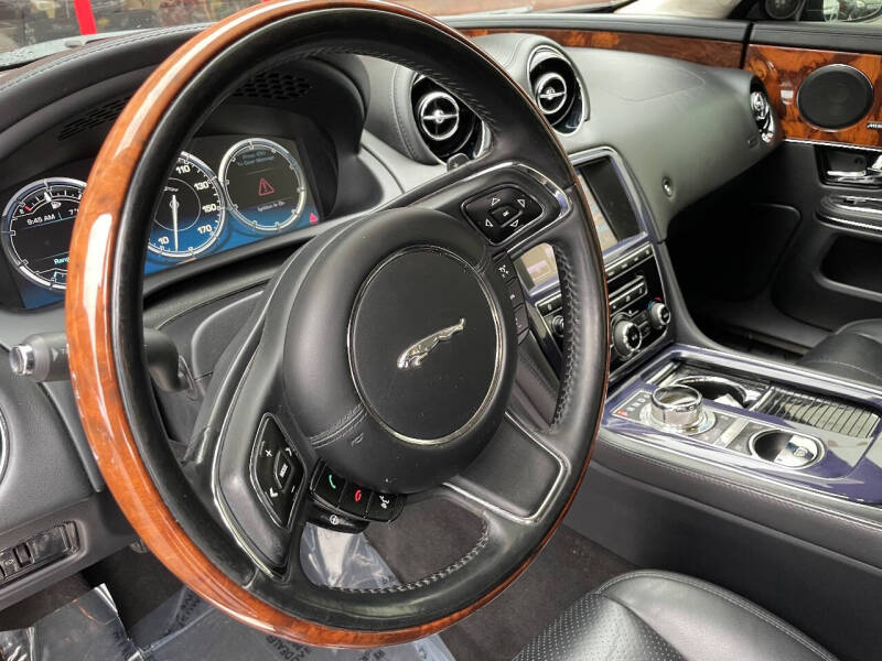 2013 Jaguar XJ