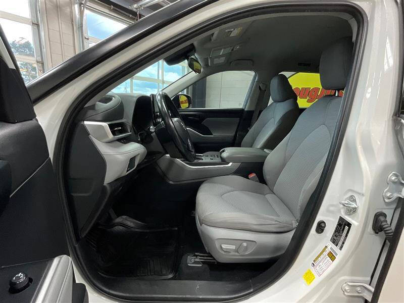 2021 Toyota Highlander LE