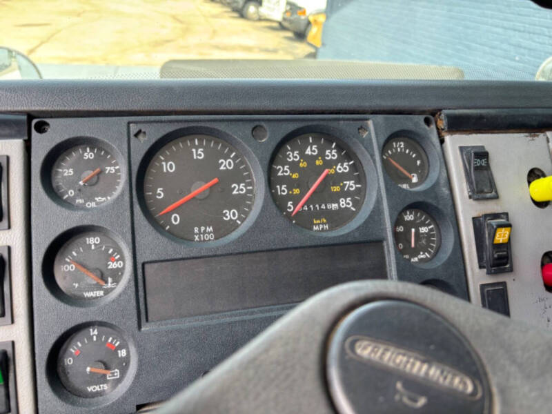 1997 Freightliner FL70 Hauler Bed