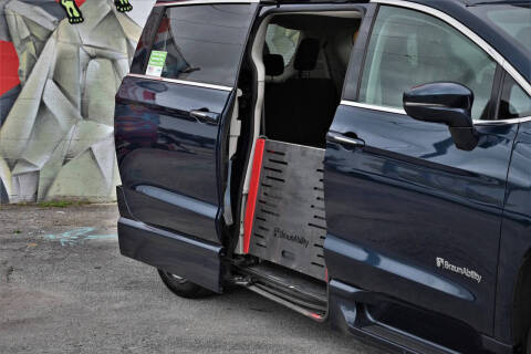 2021 Chrysler Pacifica Touring L