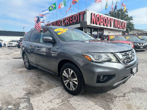 2017 Nissan Pathfinder for sale at Giant Auto Mart in Houston TX