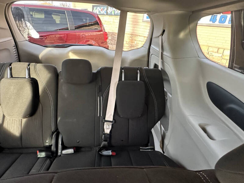 2021 Chrysler Voyager L