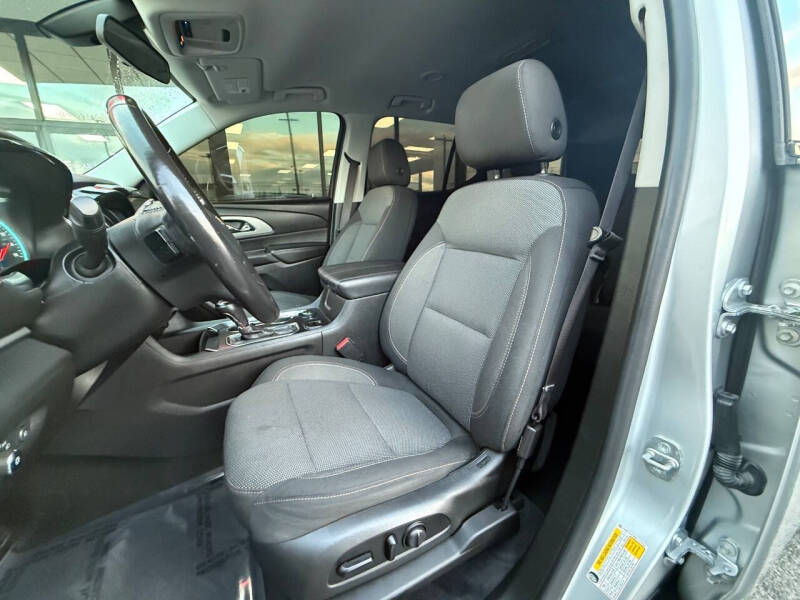 2020 Chevrolet Traverse LT Cloth