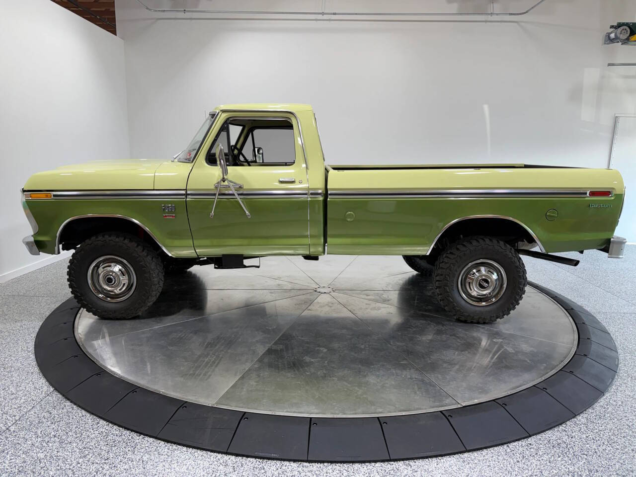 1976 Ford F-250 8