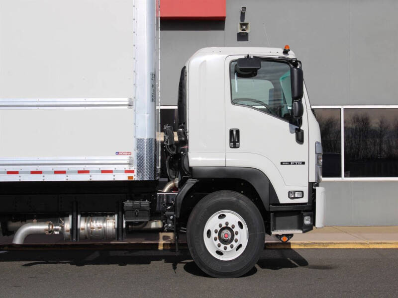 2025 Isuzu FTR