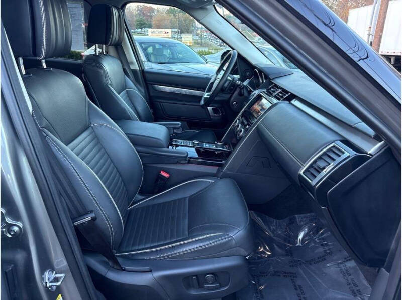 2017 Land Rover Discovery First Edition