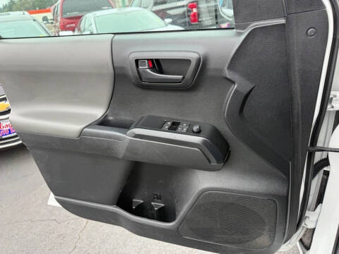 2022 Toyota Tacoma SR