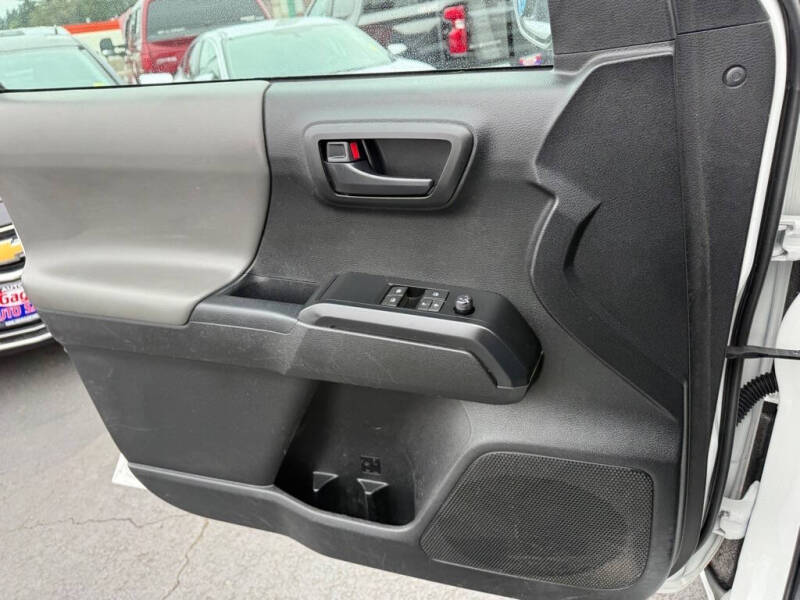 2022 Toyota Tacoma SR