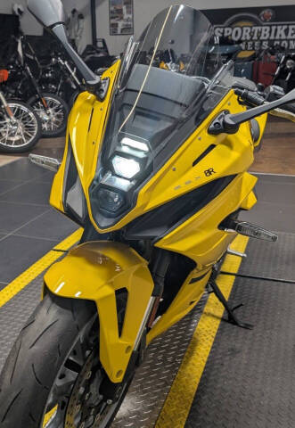 2024 Suzuki GSX-8R