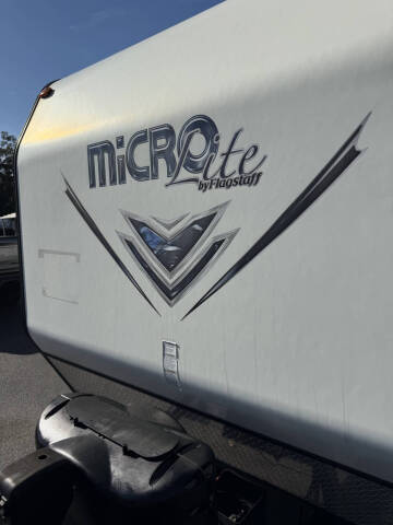 2017 FLAGSTAFF LITE 19 FD