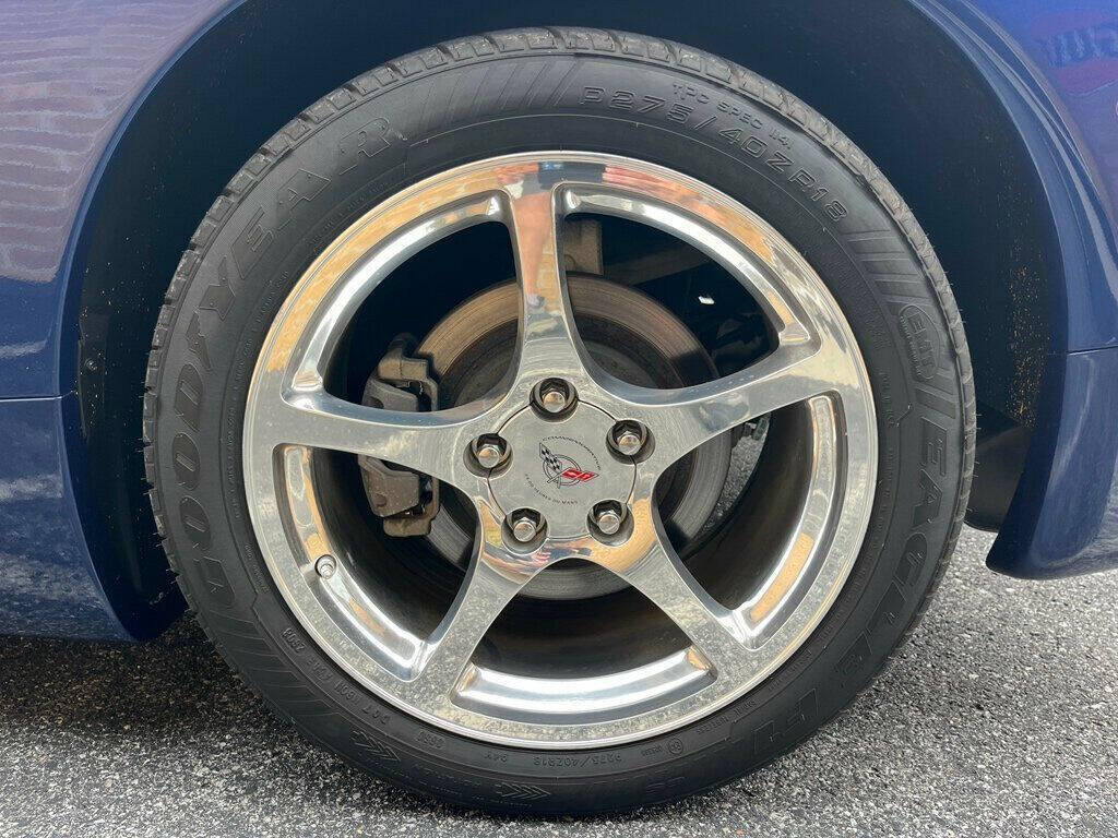 2004 Chevrolet Corvette 16