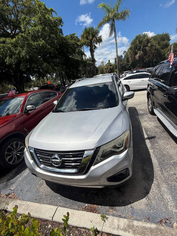 2020 Nissan Pathfinder SV
