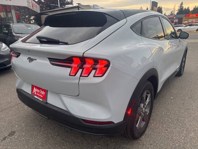 2022 Ford Mustang Mach-E Select