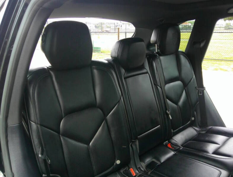 2017 Porsche Cayenne Platinum Edition