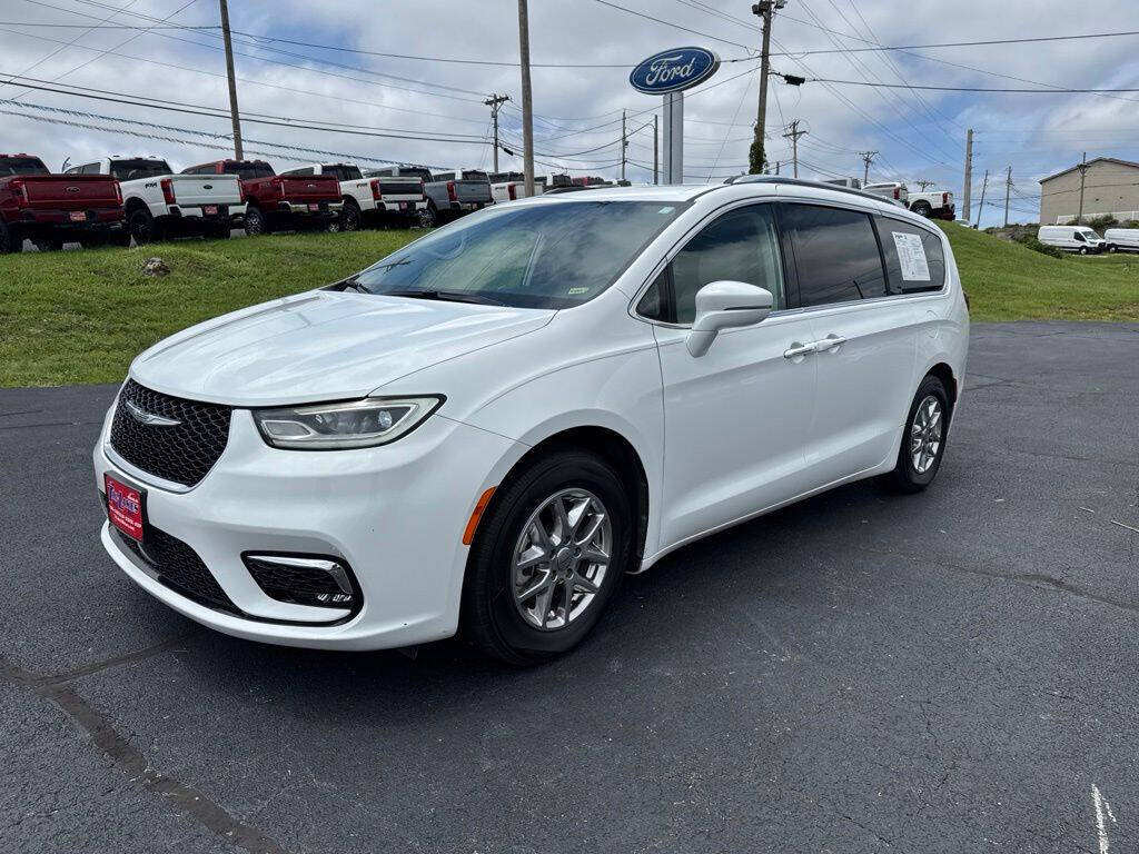 White 2021 Chrysler Pacifica Touring L Touring L 4dr Mini-Van 2