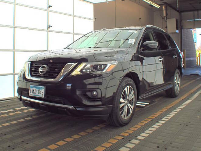 2017 Nissan Pathfinder for sale at LUXURY IMPORTS AUTO SALES INC in Ham Lake, MN