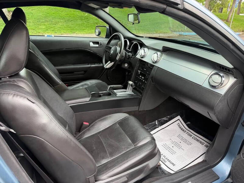 2005 Ford Mustang V6 Premium