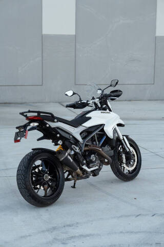 2013 Ducati Hypermotard 821