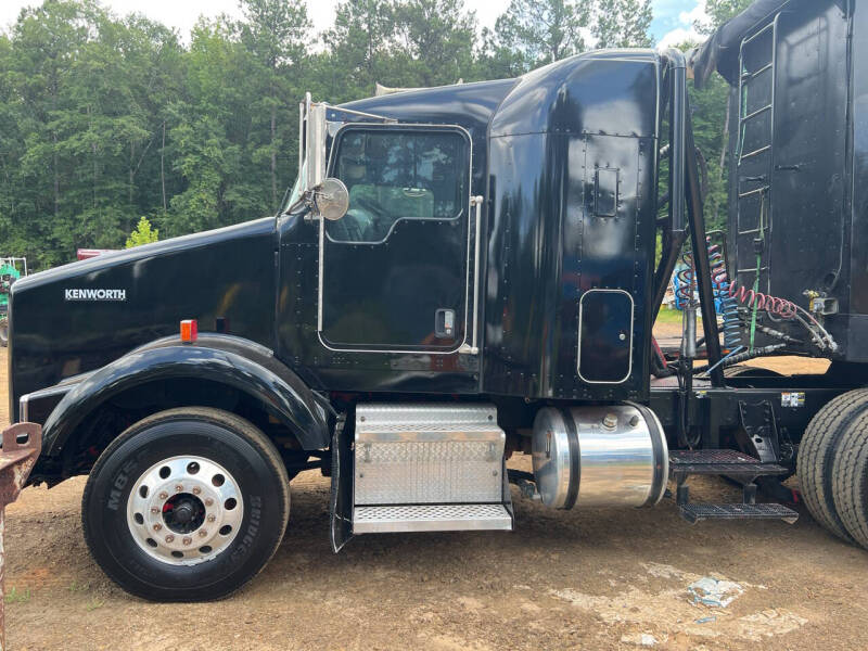 2007 Kenworth T800 for sale at Lasyone Auto Exchange in Winnfield LA