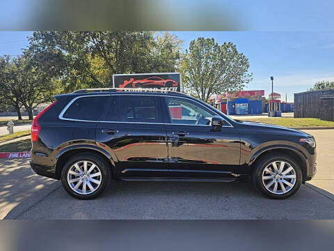 2017 Volvo XC90 T6 Momentum