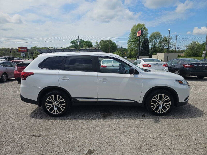 2016 Mitsubishi Outlander ES