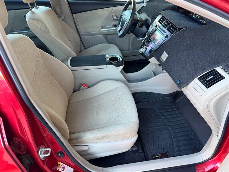 2012 Toyota Prius v Two