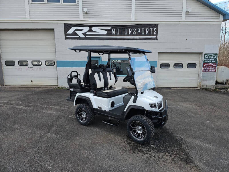 2025 Evolution Maverick 2 + 2